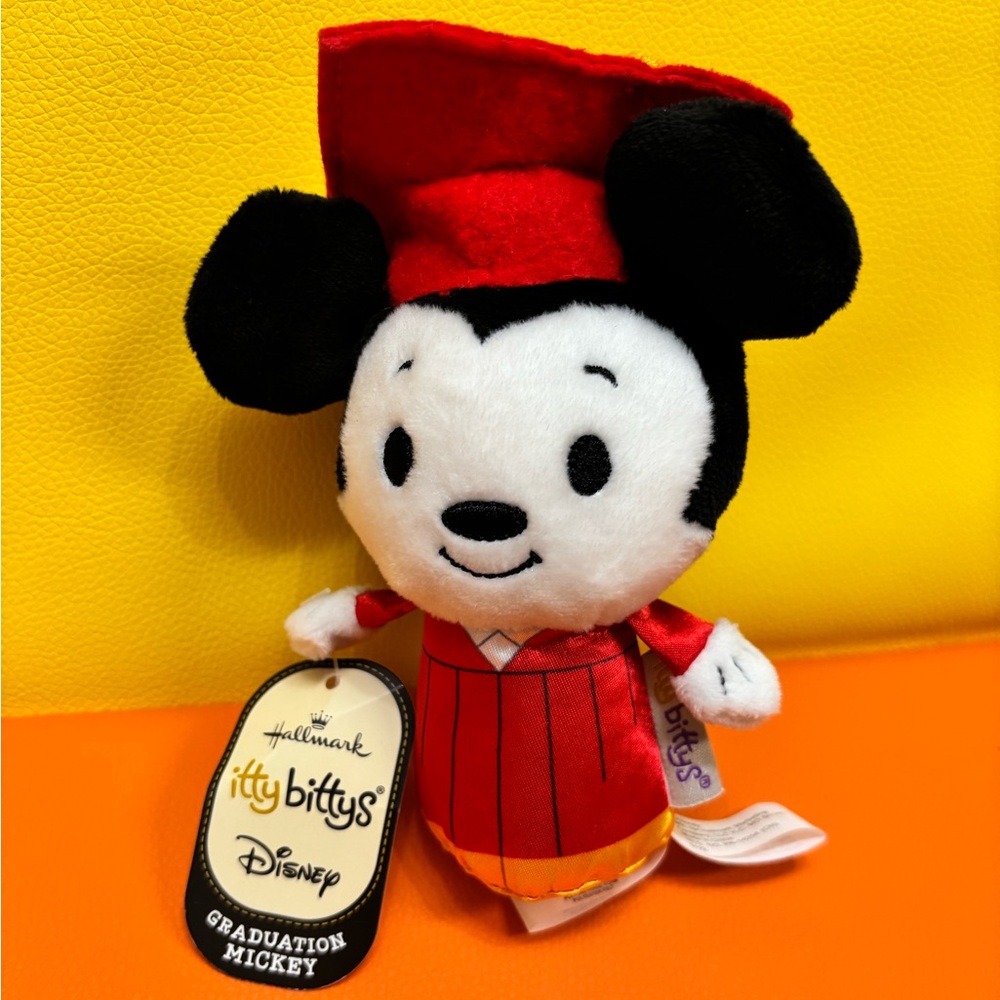 Hallmark itty bittys Disney Graduation Mickey Plush with Tag - Picture 2 of 6